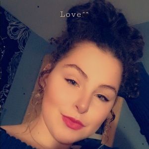 Meet your Posher, Kira